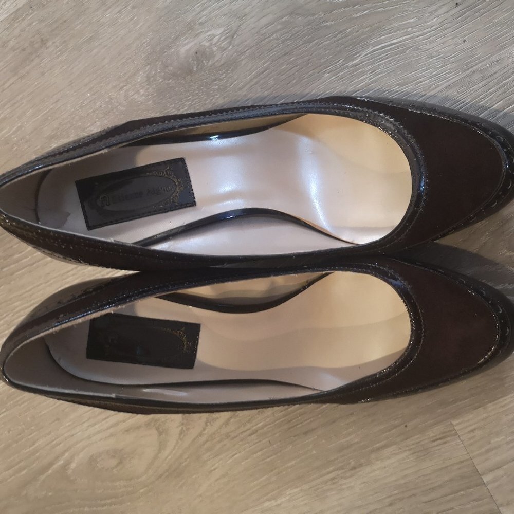 Etienne Aigner Ladies Size 9.5M Leather & Man Made Material Everest Dress Pumps
